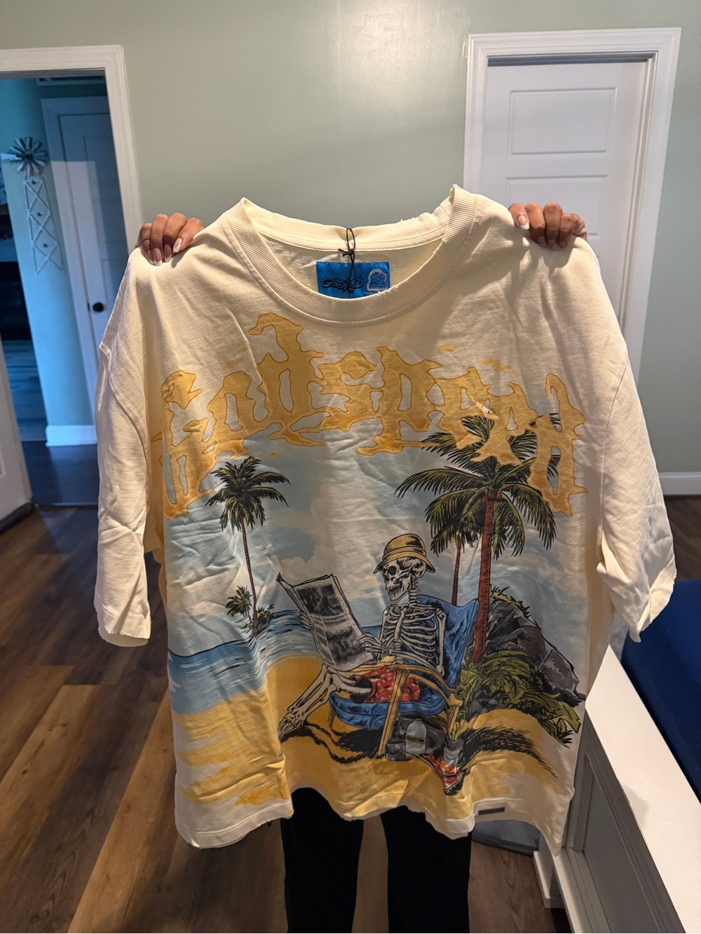 Cream Short Sleeve Graphic Tee with Yellow Beach Print